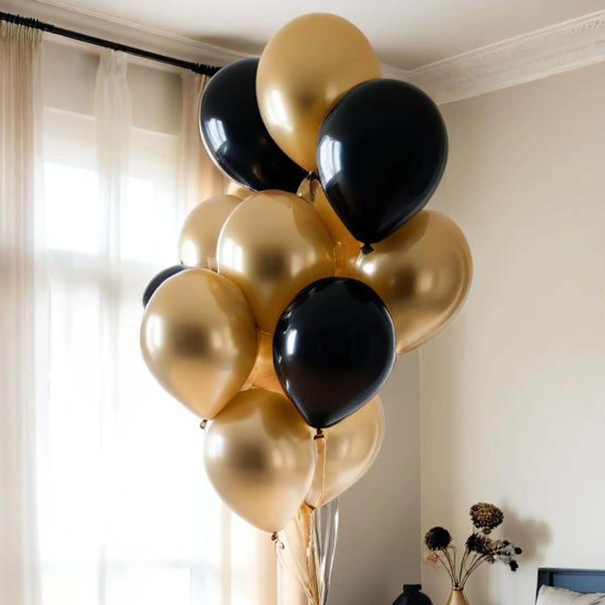 pack of 5 black and 5 golden balloons