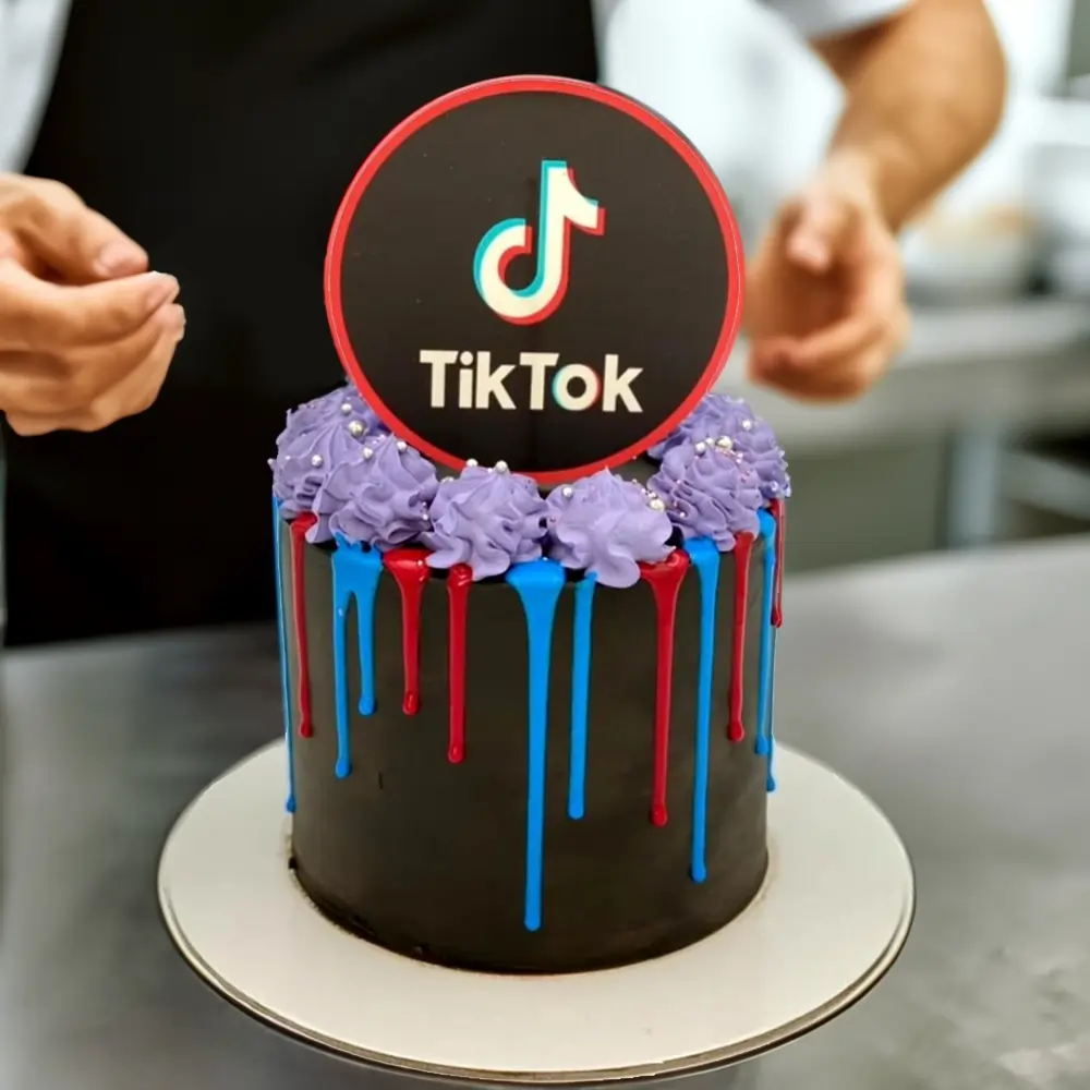 2 kg tall Tiktok cake made with chocolate